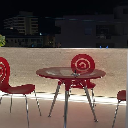 Lahola Glam Suites Torremolinos Rum bild