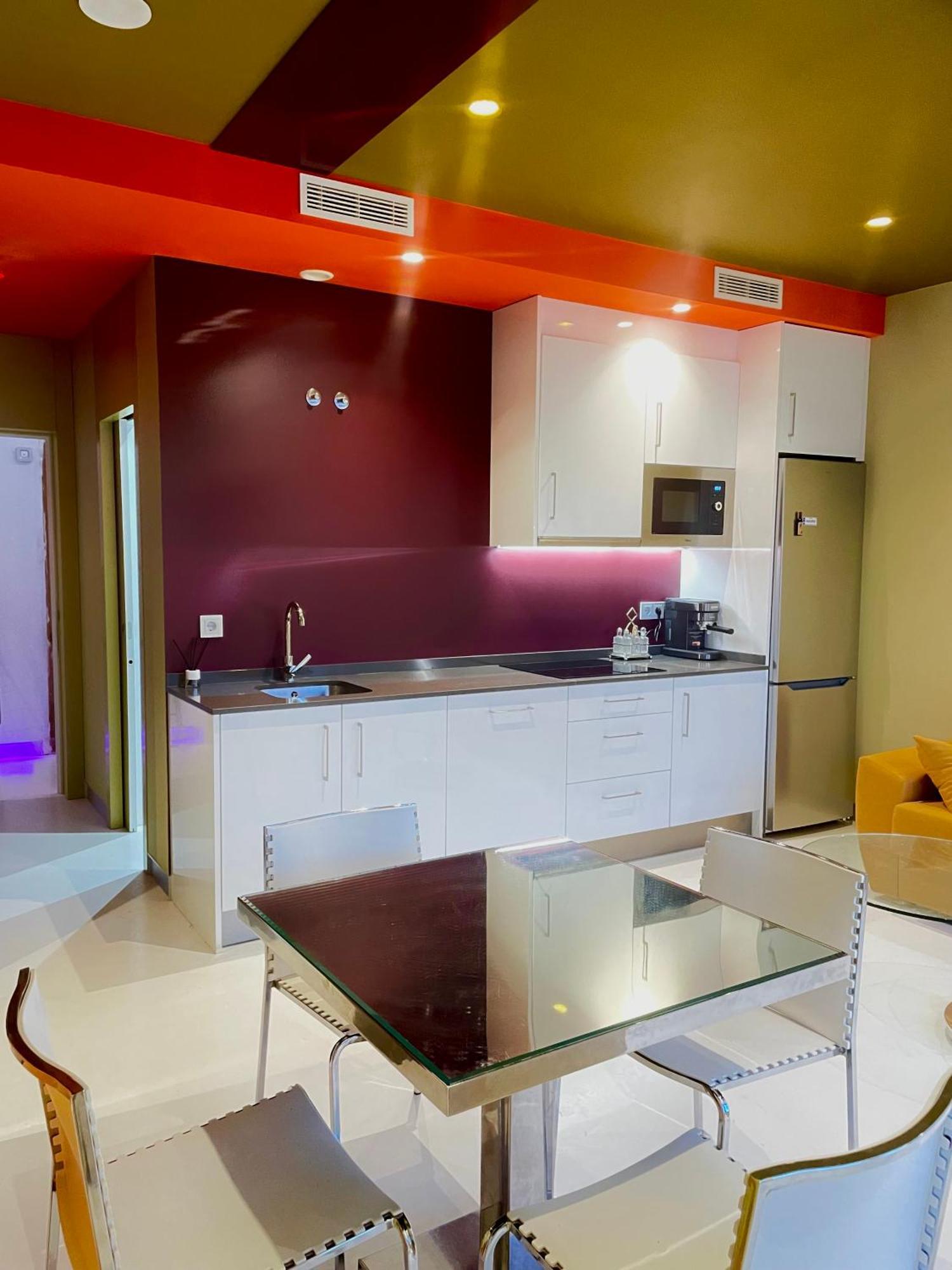 Lahola Glam Suites Torremolinos Exteriör bild