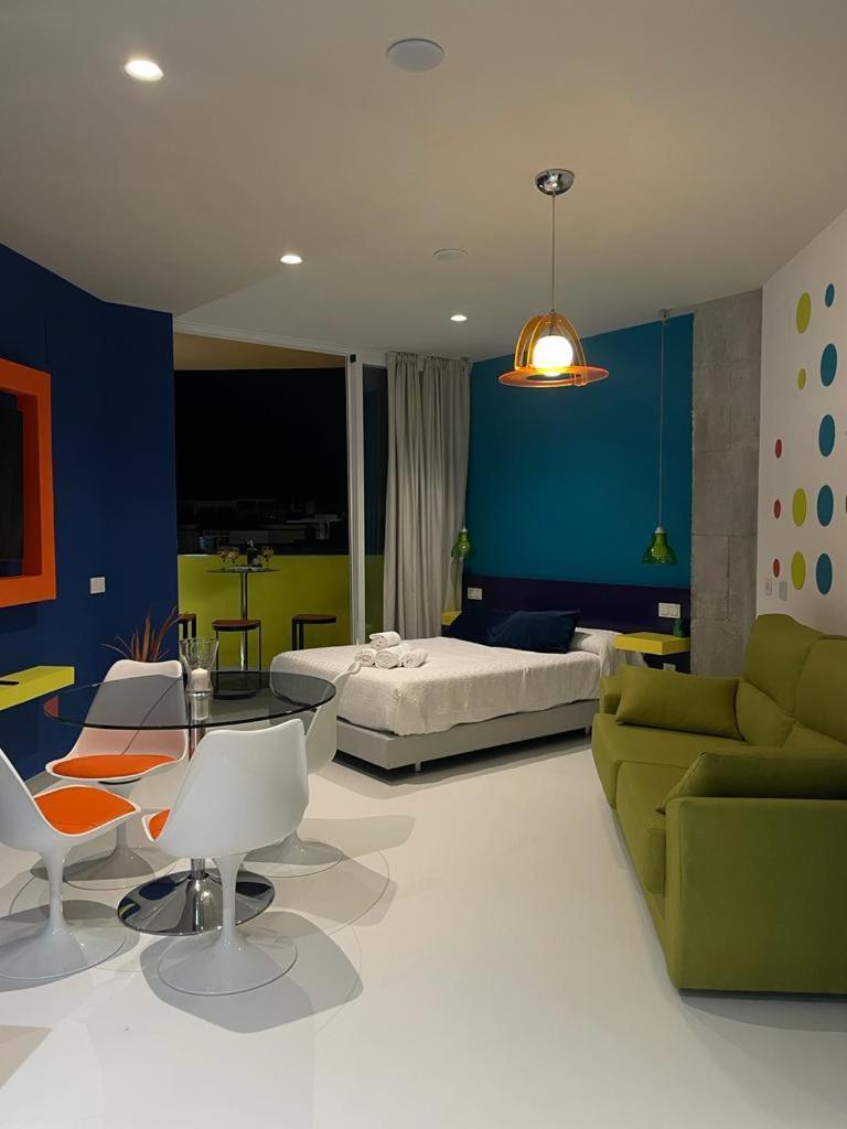 Lahola Glam Suites Torremolinos Exteriör bild