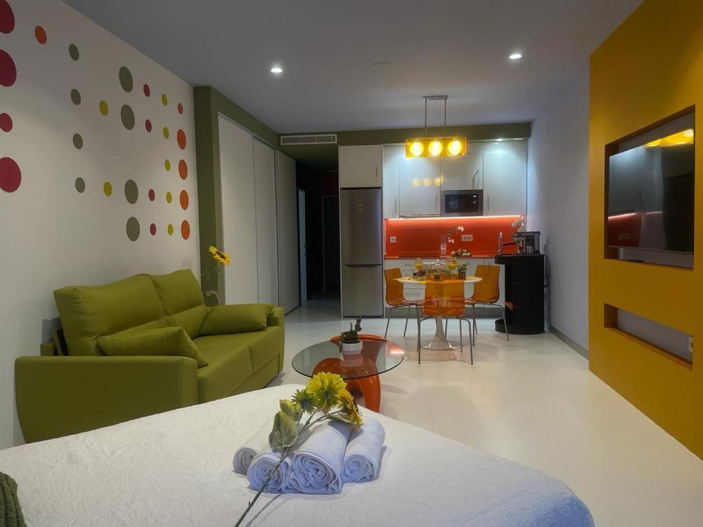 Lahola Glam Suites Torremolinos Exteriör bild