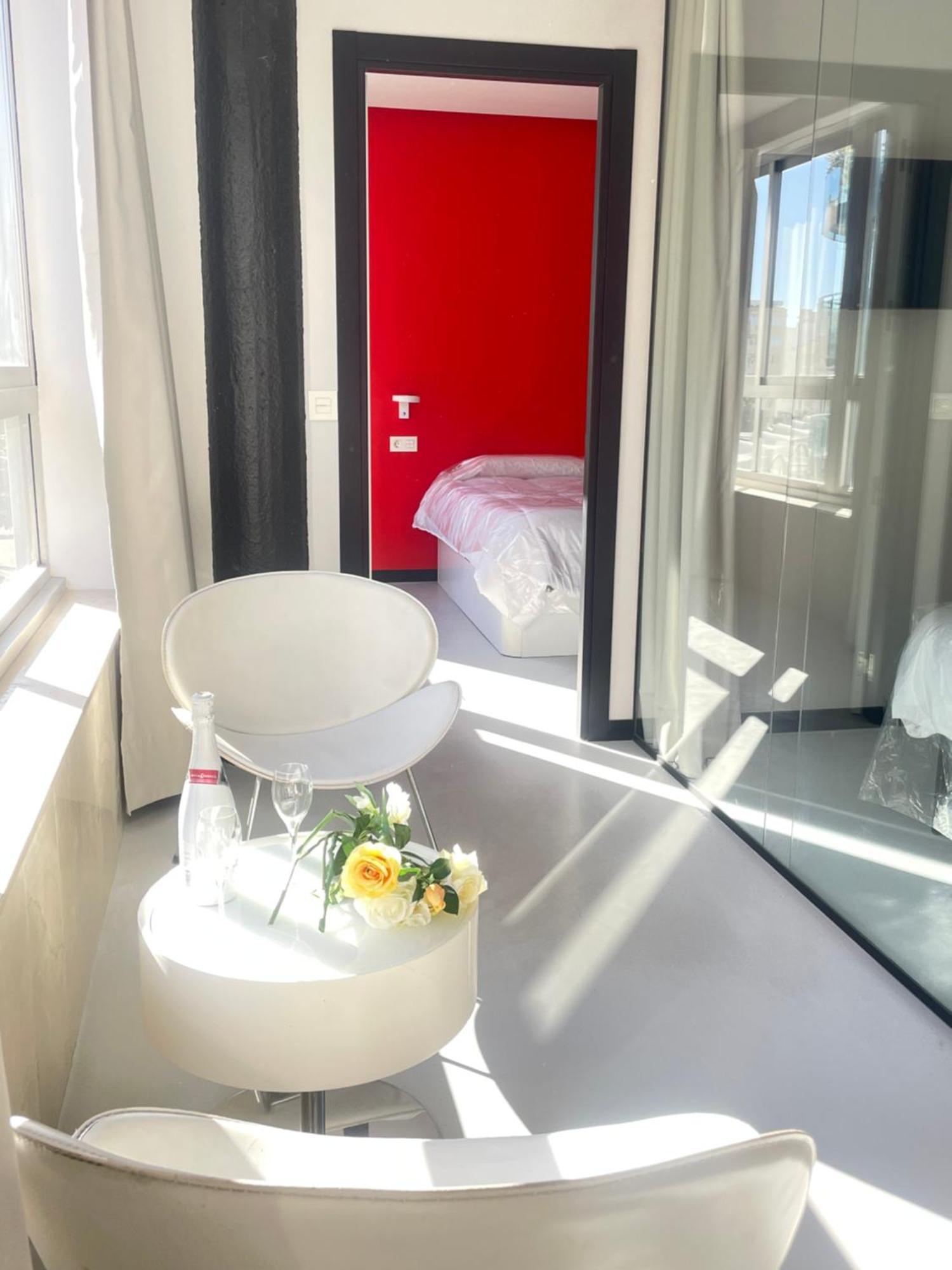 Lahola Glam Suites Torremolinos Exteriör bild