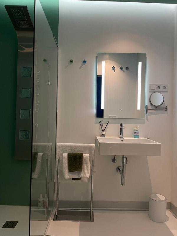 Lahola Glam Suites Torremolinos Rum bild