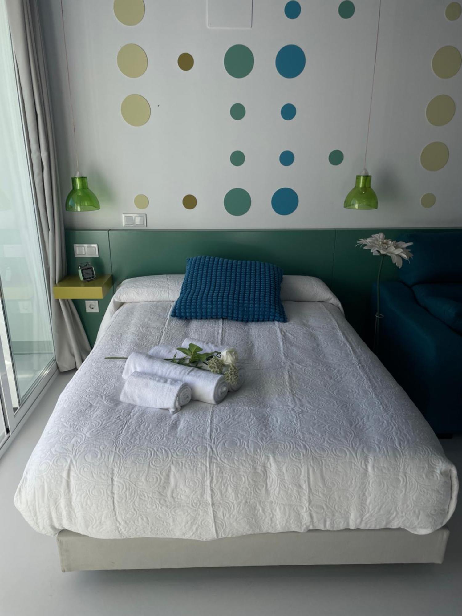 Lahola Glam Suites Torremolinos Rum bild